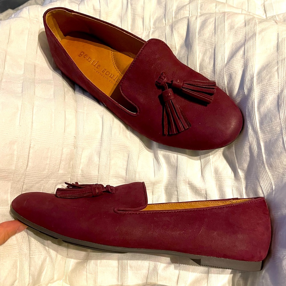 NWOT Kenneth Cole Eugene Tassel Leather Suede Vibrant wine flats moccasin 8